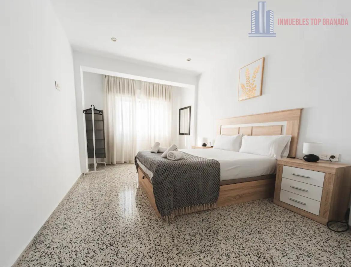 For sale of flat in Granada