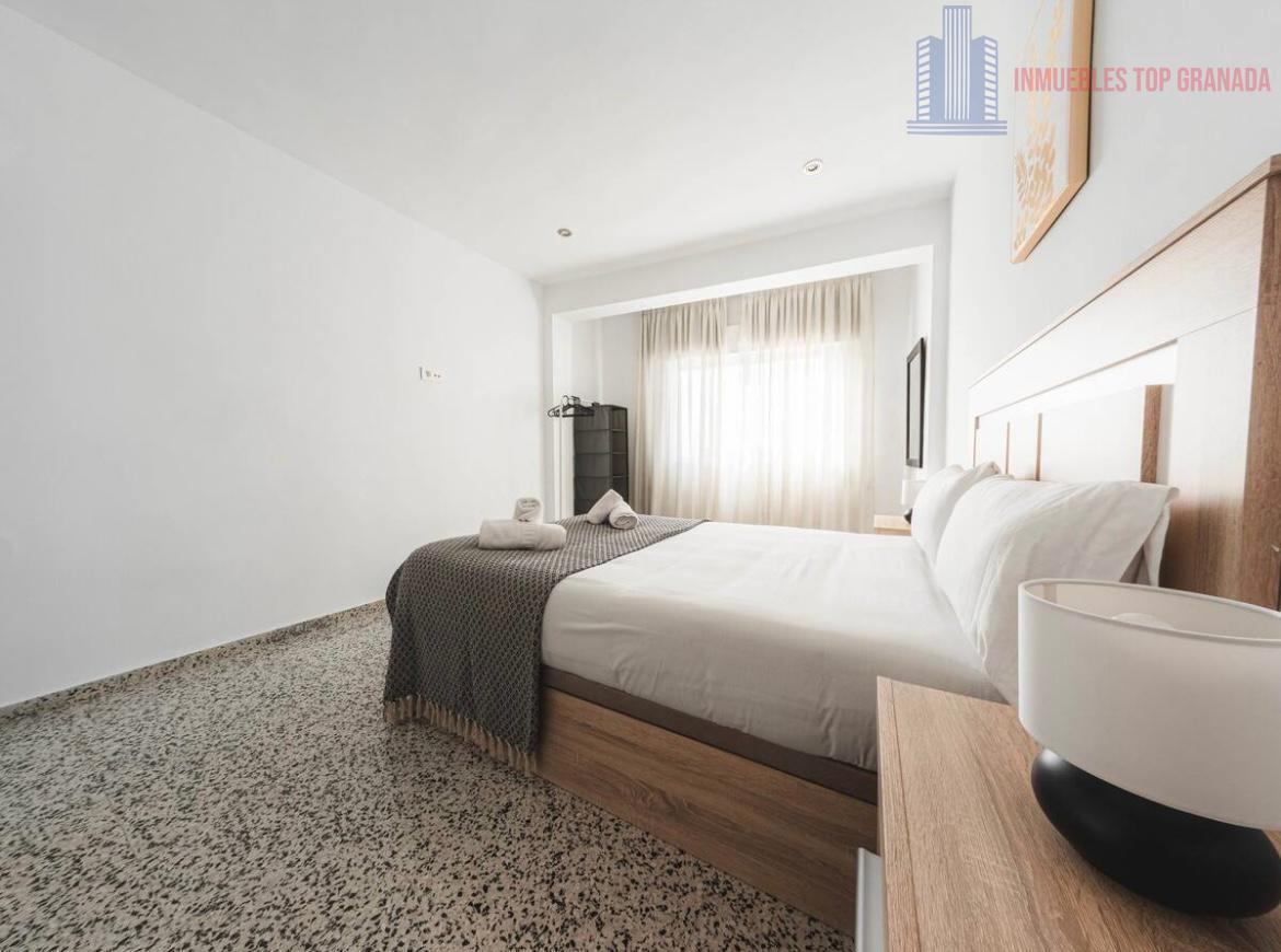 For sale of flat in Granada