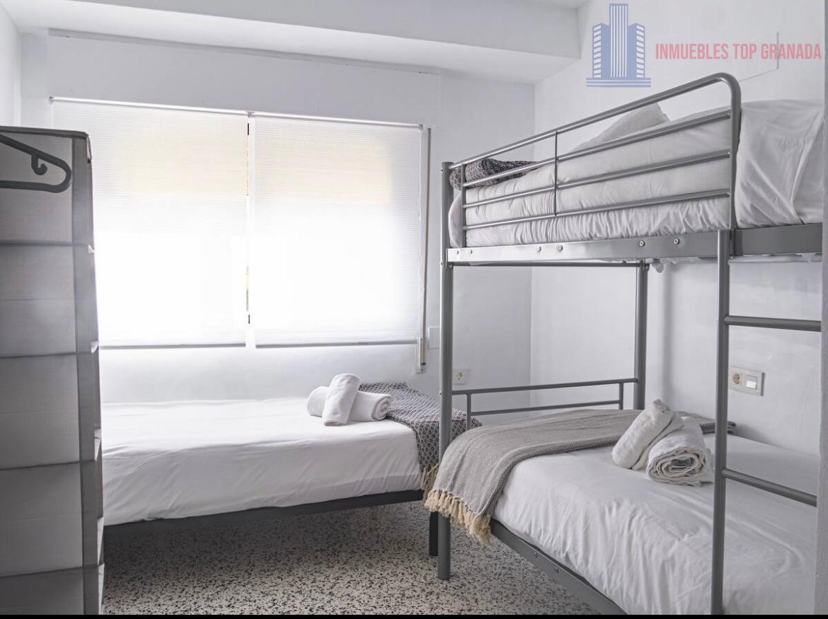 For sale of flat in Granada