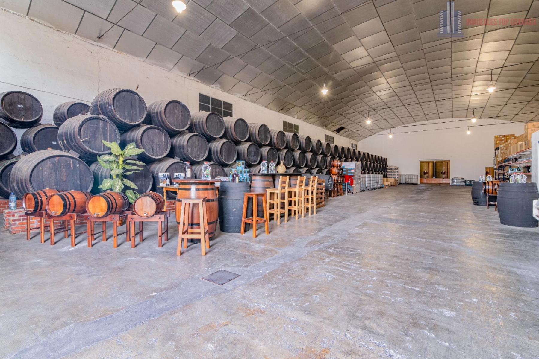 For sale of cellar in Alhendín