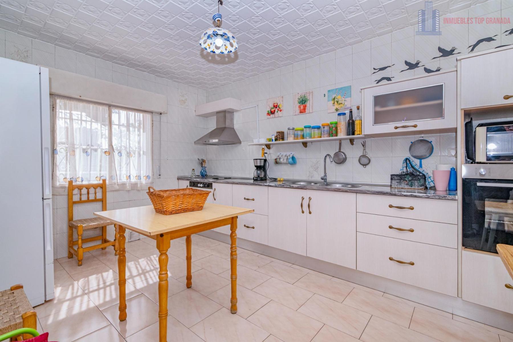 For sale of cellar in Alhendín