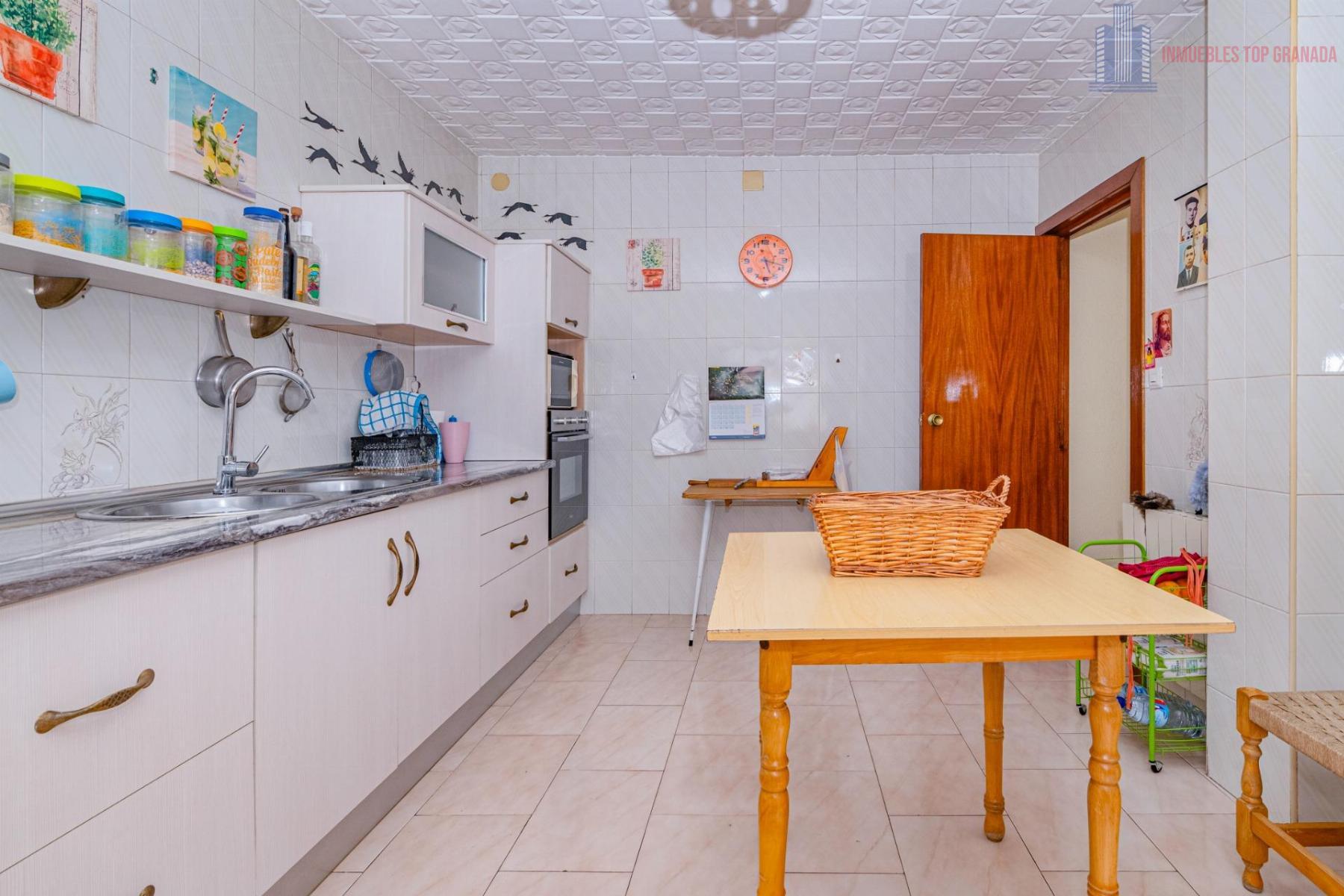 For sale of cellar in Alhendín