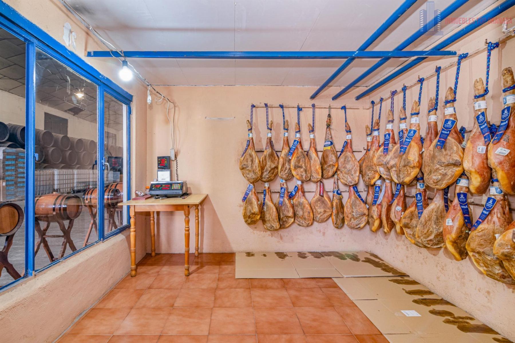 For sale of cellar in Alhendín