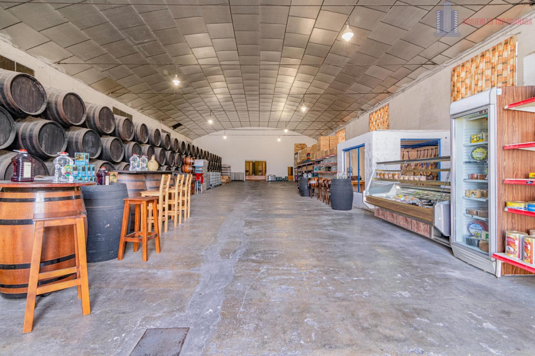 For sale of cellar in Alhendín