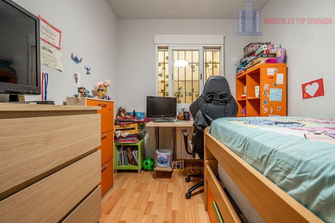 For sale of flat in Churriana de la Vega