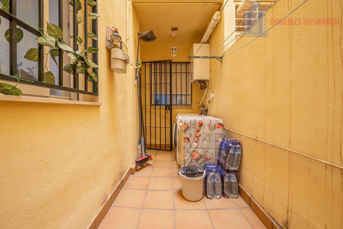 For sale of flat in Churriana de la Vega