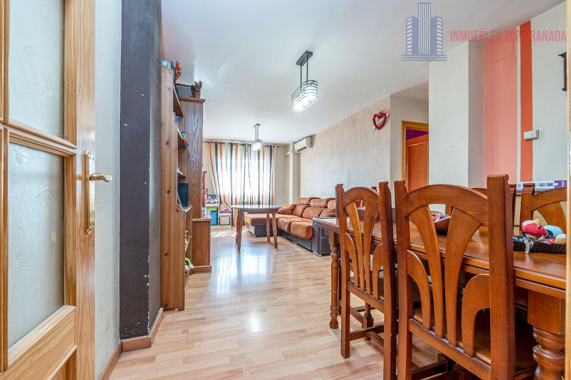 For sale of flat in Churriana de la Vega