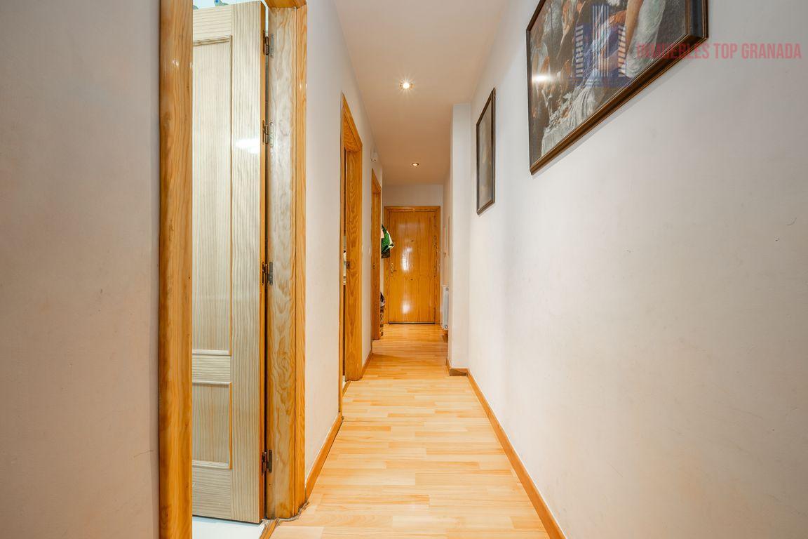 For sale of flat in Churriana de la Vega