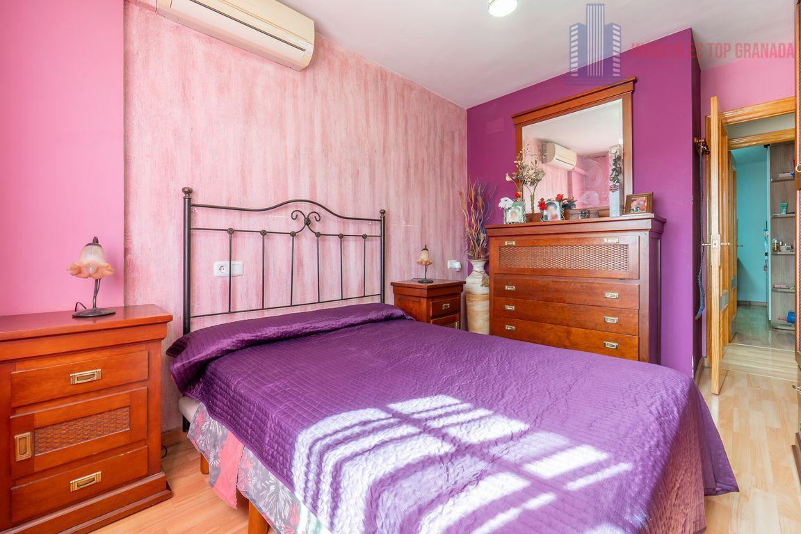 For sale of flat in Churriana de la Vega