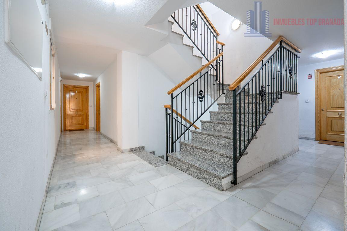 For sale of flat in Churriana de la Vega