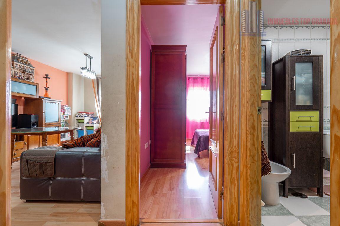 For sale of flat in Churriana de la Vega