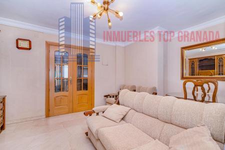 For sale of flat in Granada