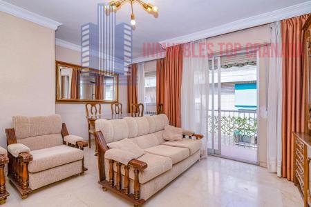 For sale of flat in Granada