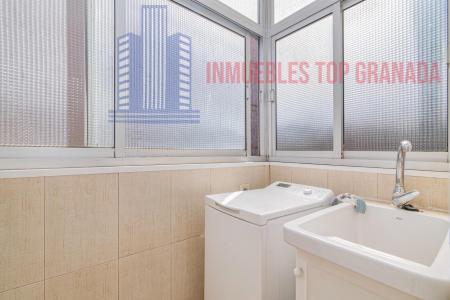 For sale of flat in Granada