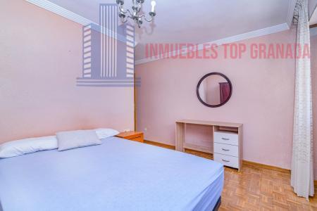 For sale of flat in Granada