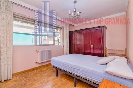 For sale of flat in Granada