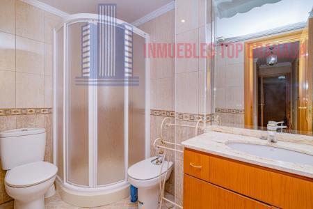 For sale of flat in Granada