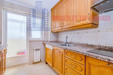 For sale of flat in Granada