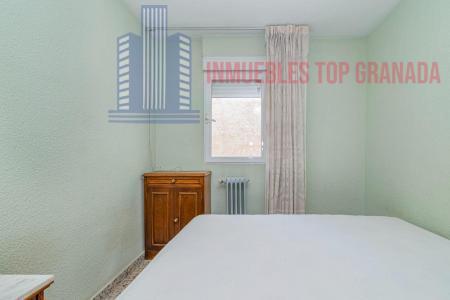 For sale of flat in Granada