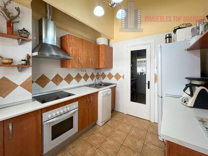 For sale of flat in Lanjarón