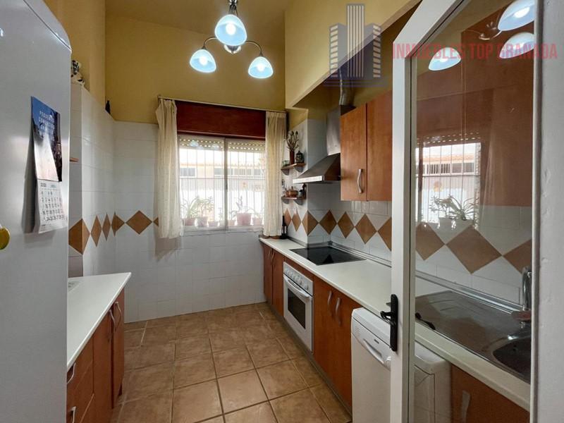 For sale of flat in Lanjarón