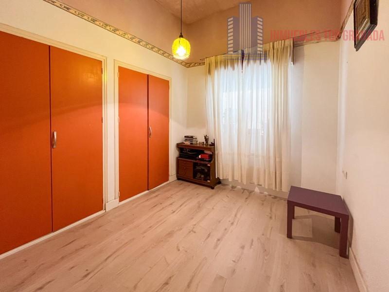 For sale of flat in Lanjarón