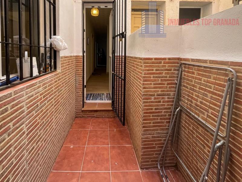 For sale of flat in Lanjarón