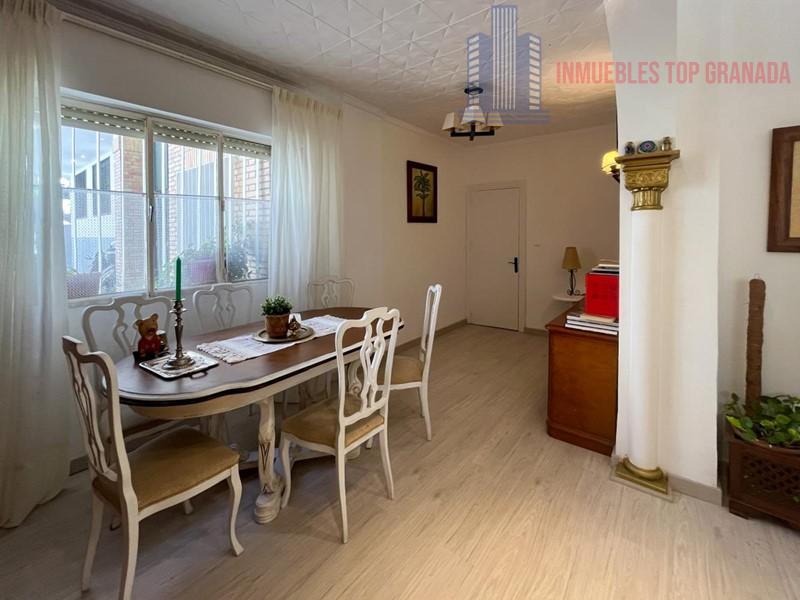 For sale of flat in Lanjarón