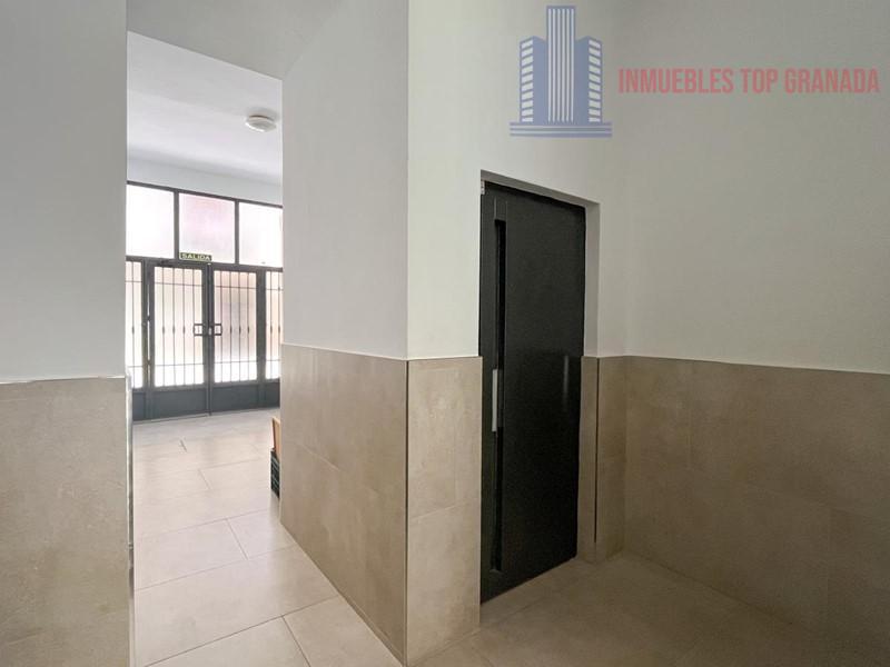 For sale of flat in Lanjarón