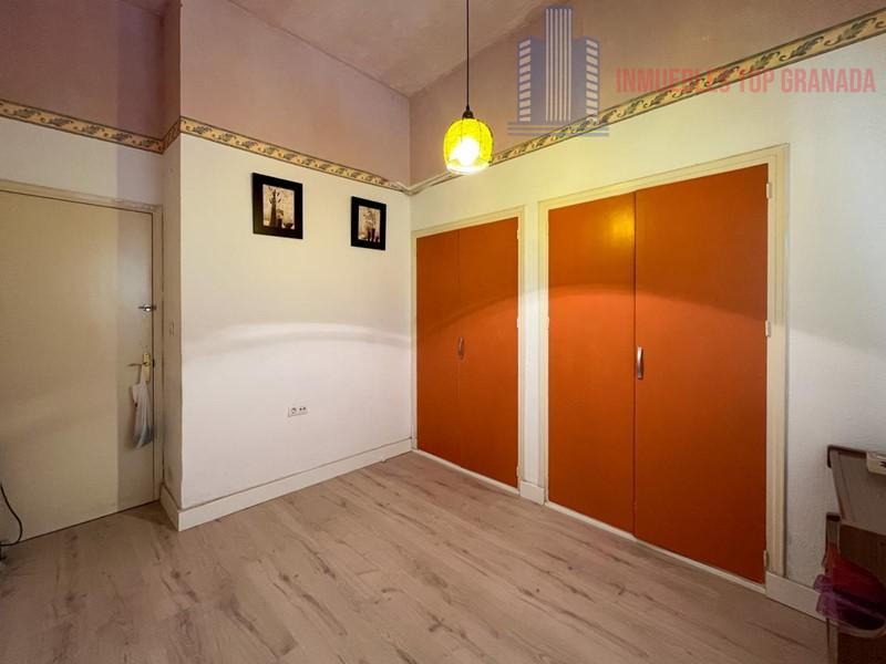 For sale of flat in Lanjarón