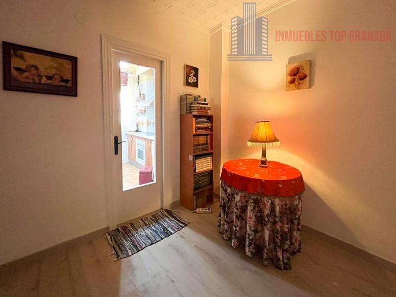 For sale of flat in Lanjarón