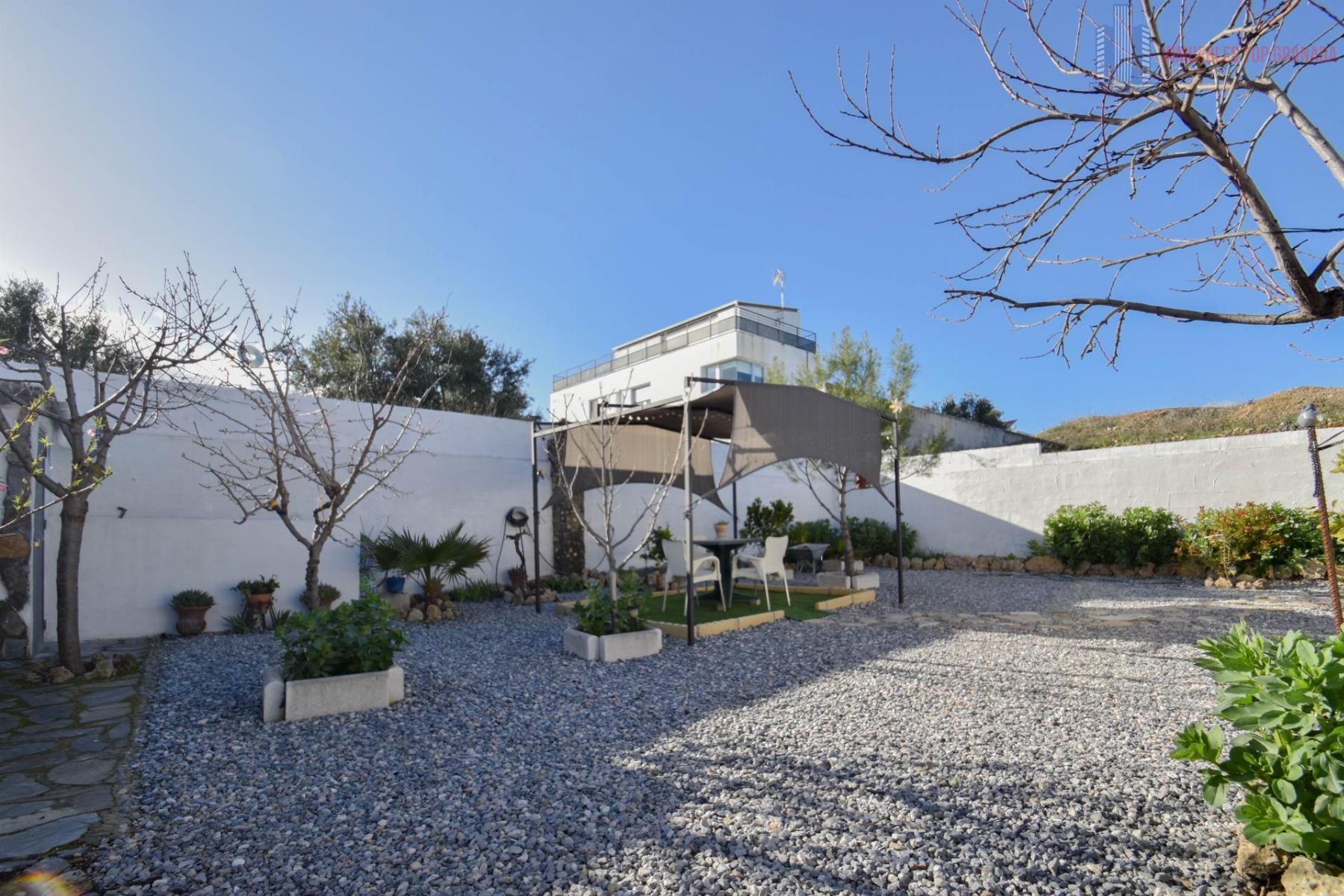 For sale of chalet in Atarfe