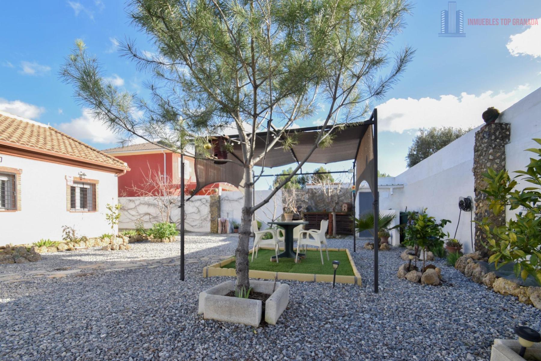 For sale of chalet in Atarfe