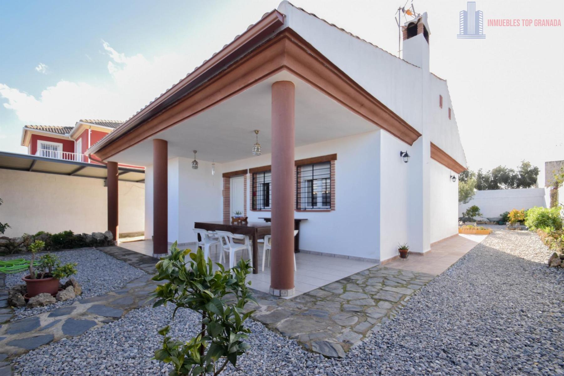For sale of chalet in Atarfe