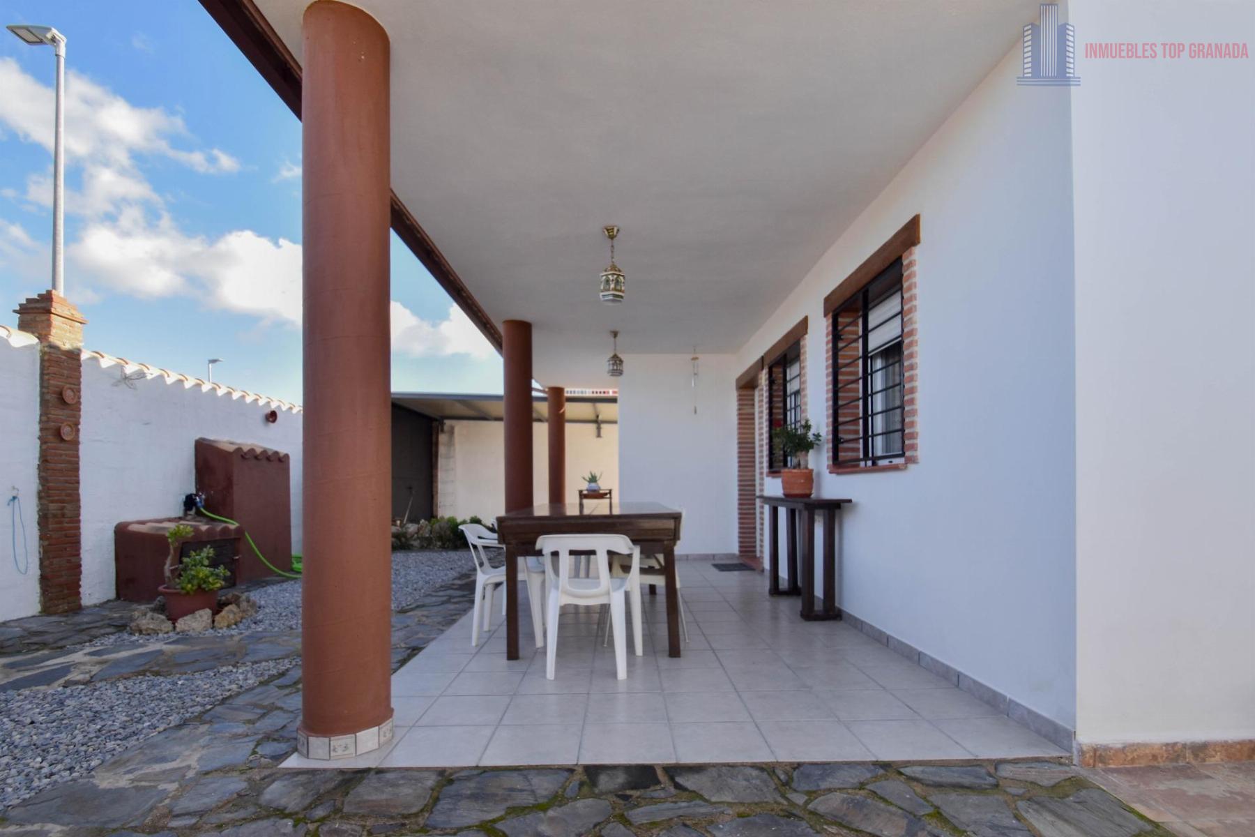 For sale of chalet in Atarfe