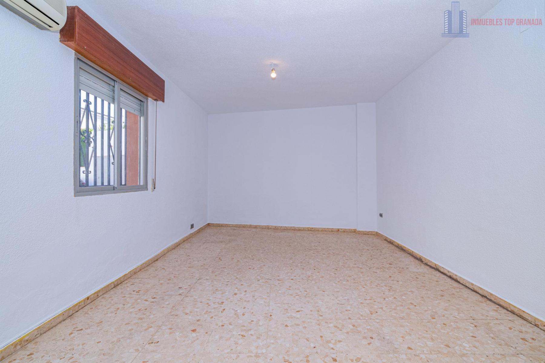 Venta de casa en Alhendín