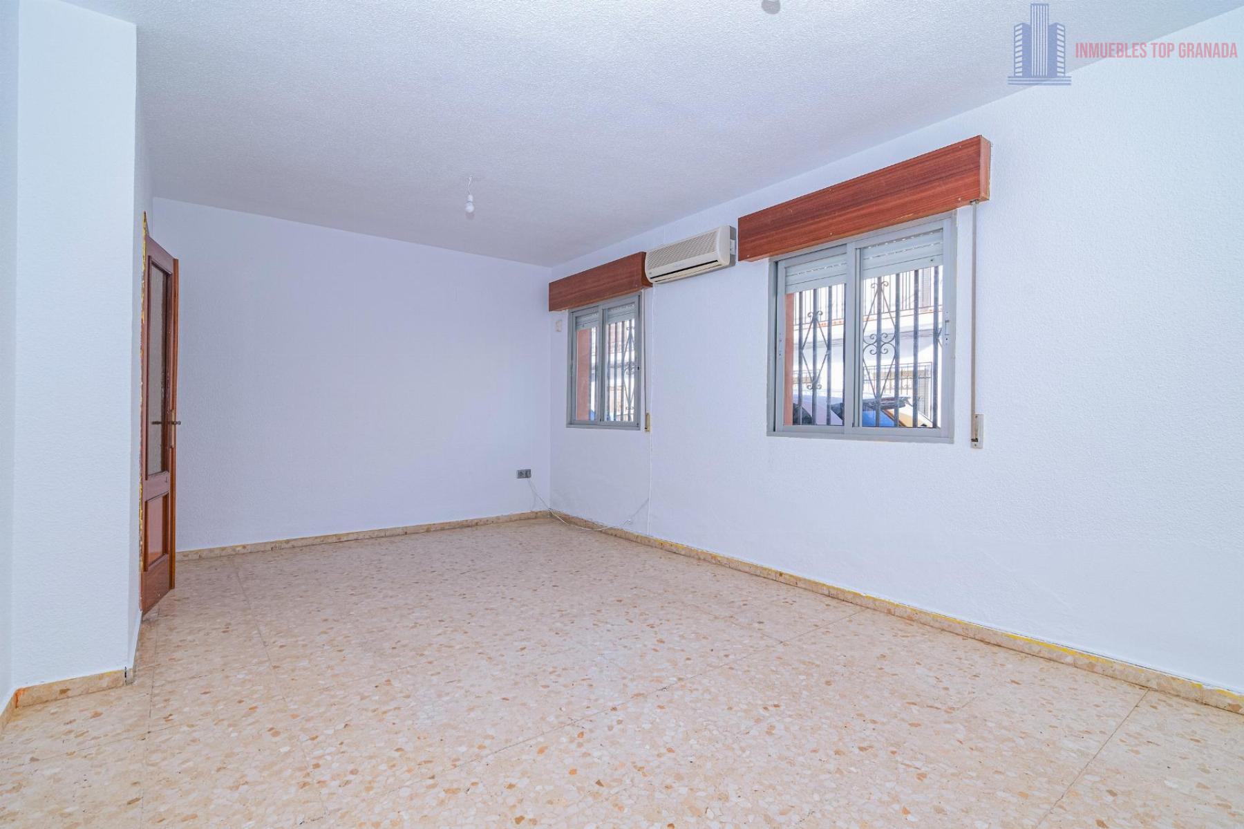 Venta de casa en Alhendín