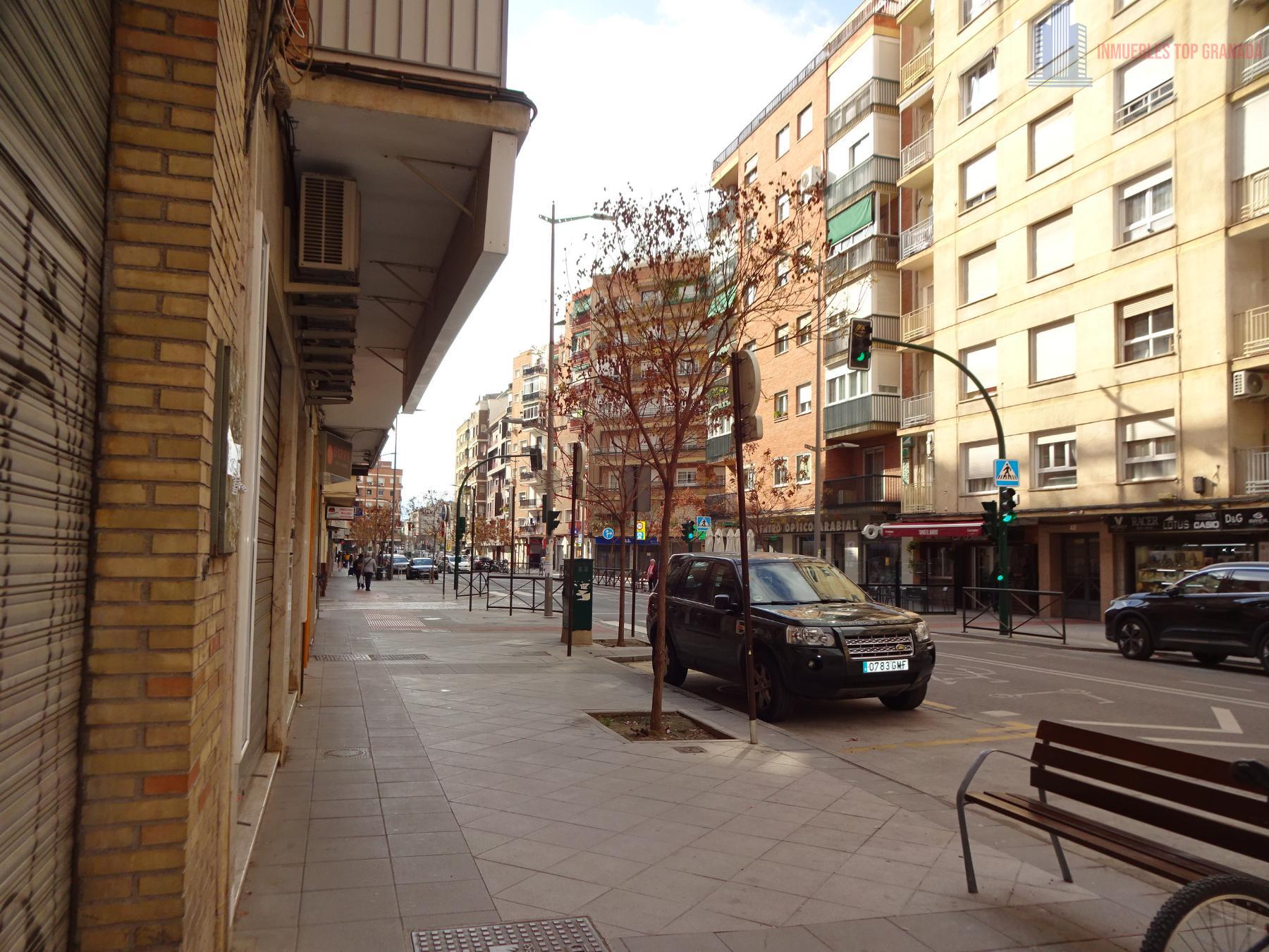 Venta de local en Granada