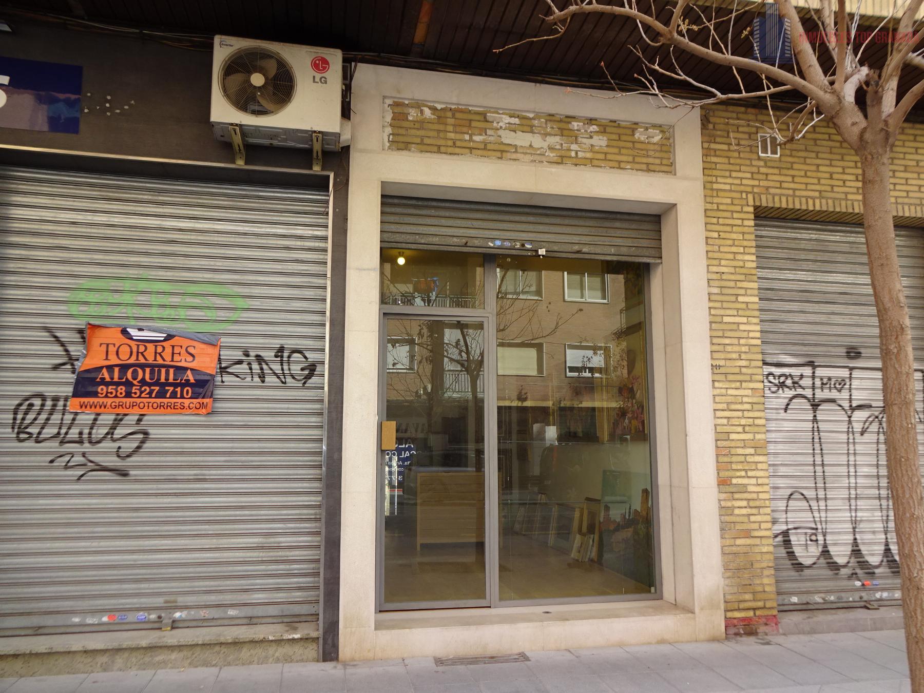 Venta de local en Granada