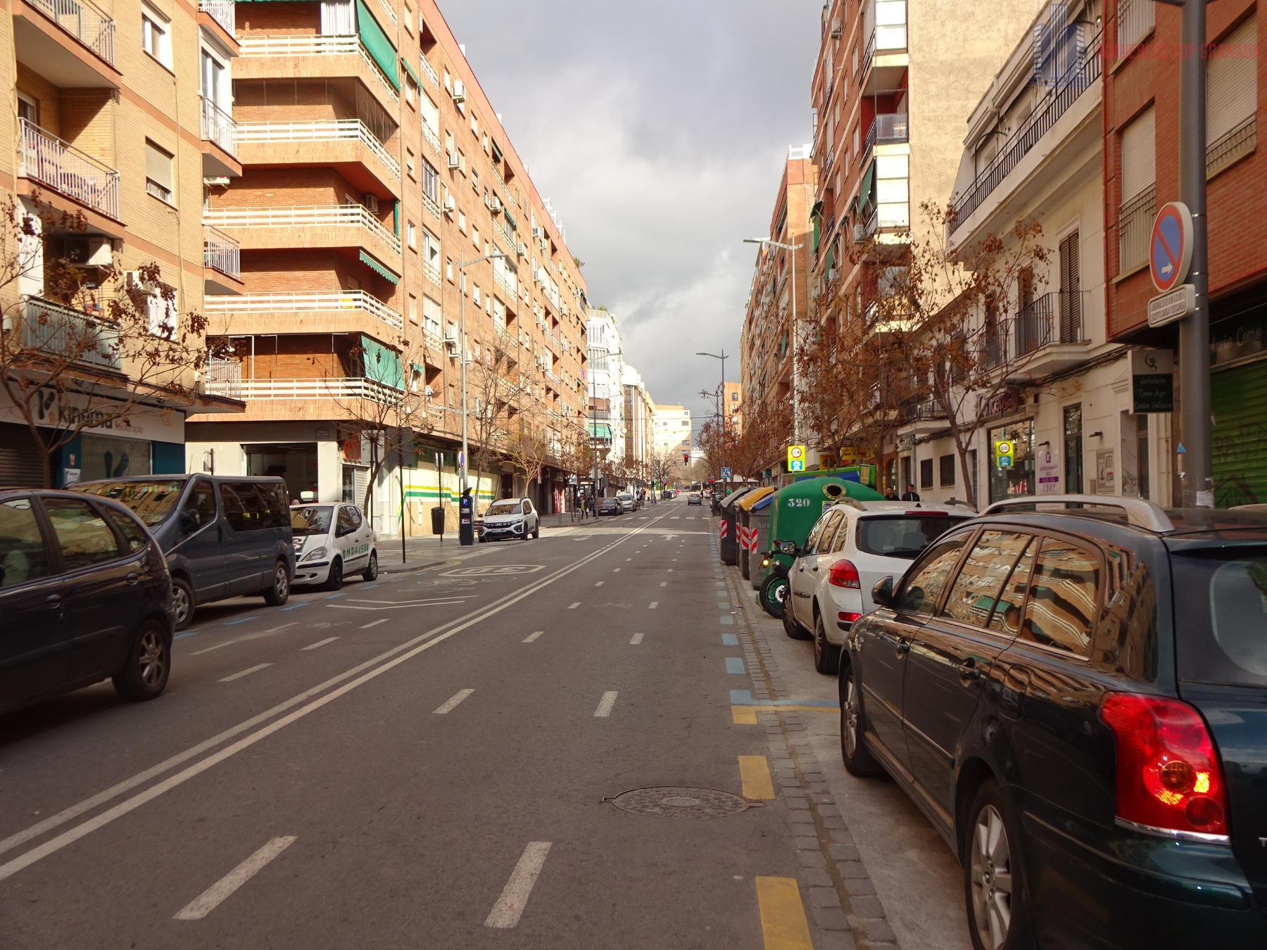 Venta de local en Granada