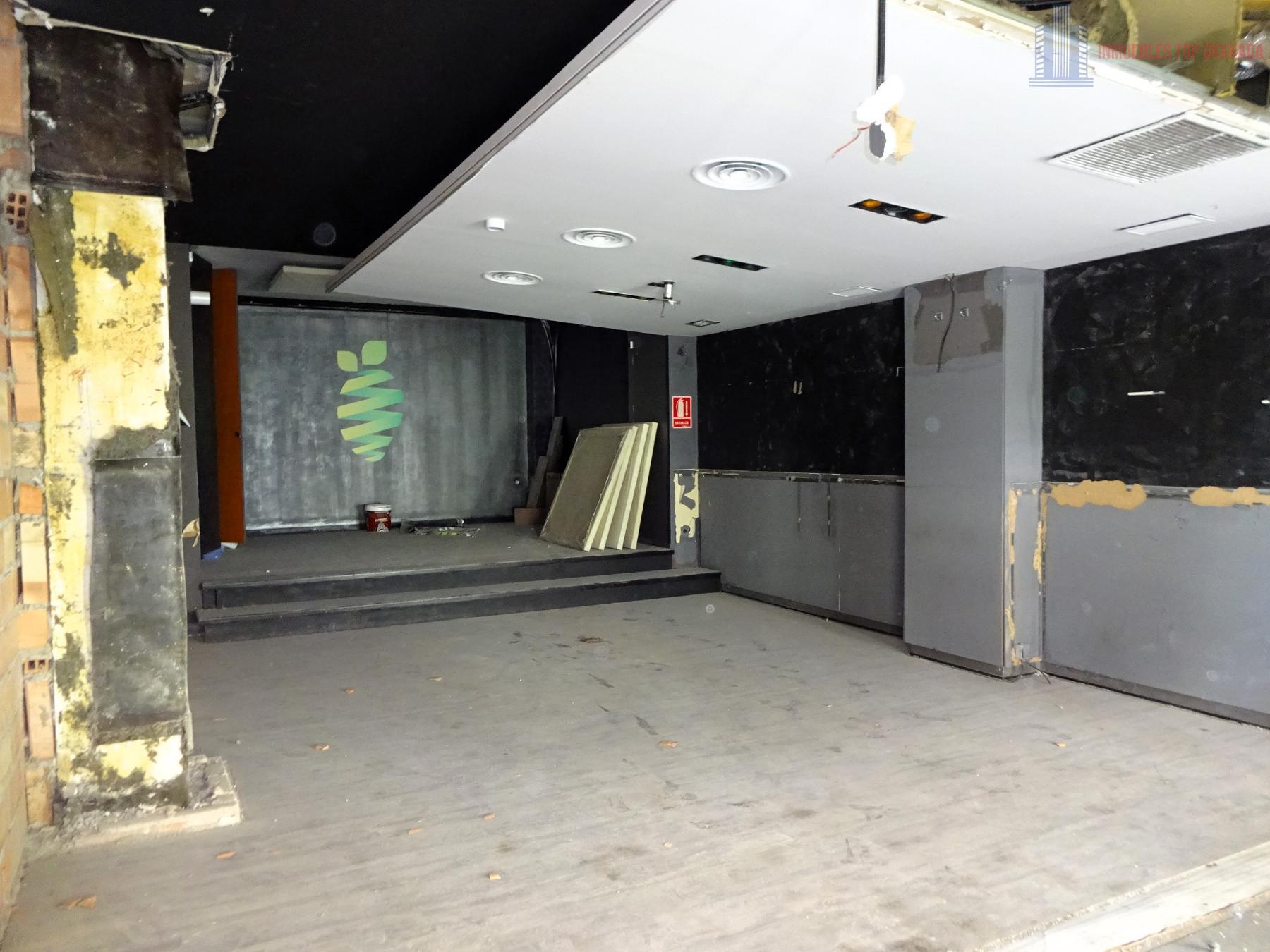 Venta de local en Granada