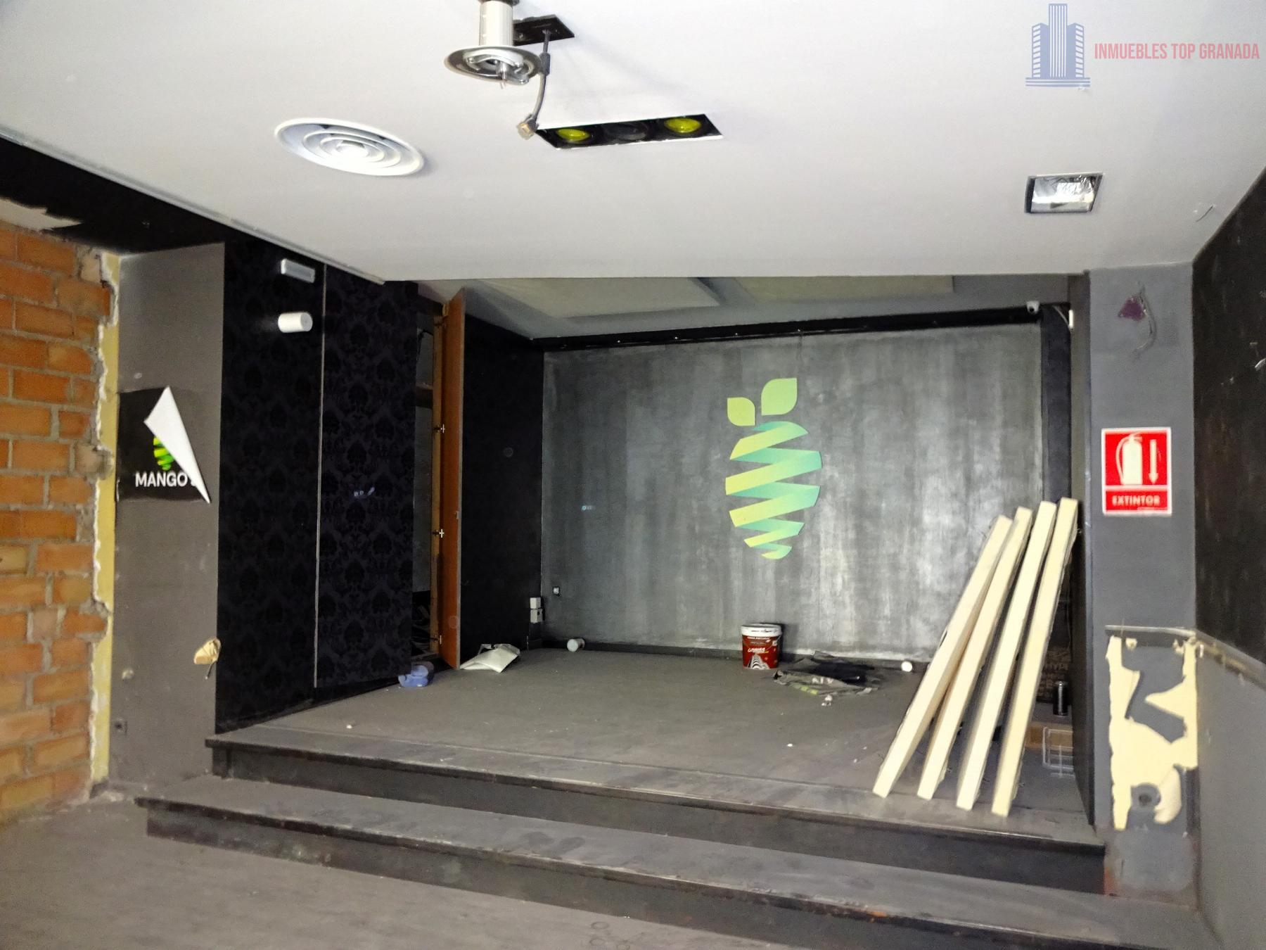 Venta de local en Granada