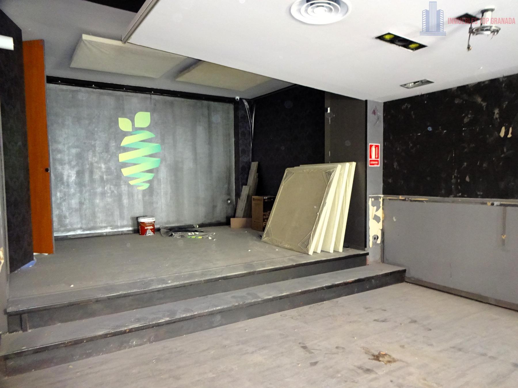 Venta de local en Granada