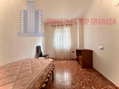 Venta de piso en Cogollos de la Vega