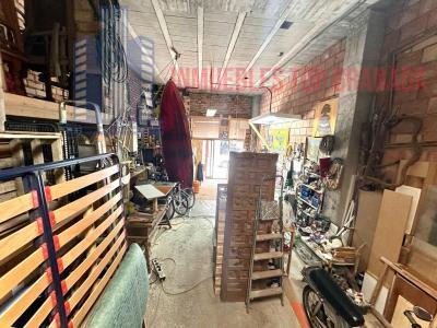 Venta de local en La Zubia