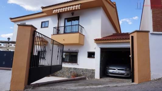 Venta de chalet en Cájar