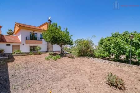 Venta de chalet en Cájar