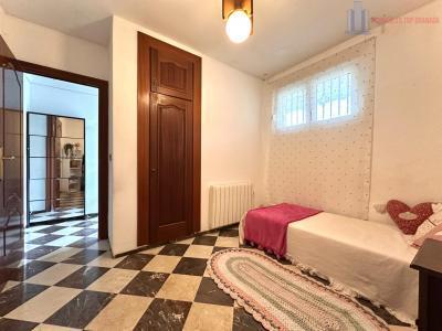 Venta de piso en Cenes de la Vega