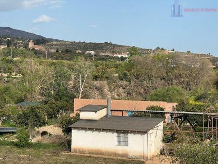 Venta de finca rústica en Lecrín