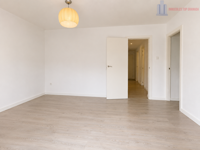 Venta de piso en Granada